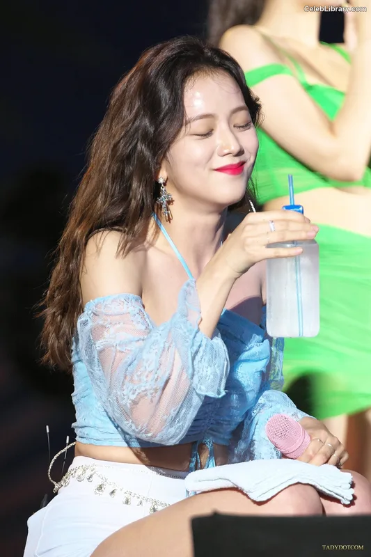 Jisoo - BLΛƆKPIИK ( BLACKPINK ) photo 19 of 2451