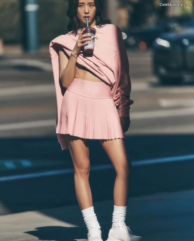 Jisoo - BLΛƆKPIИK ( BLACKPINK ) photo 3 of 2451
