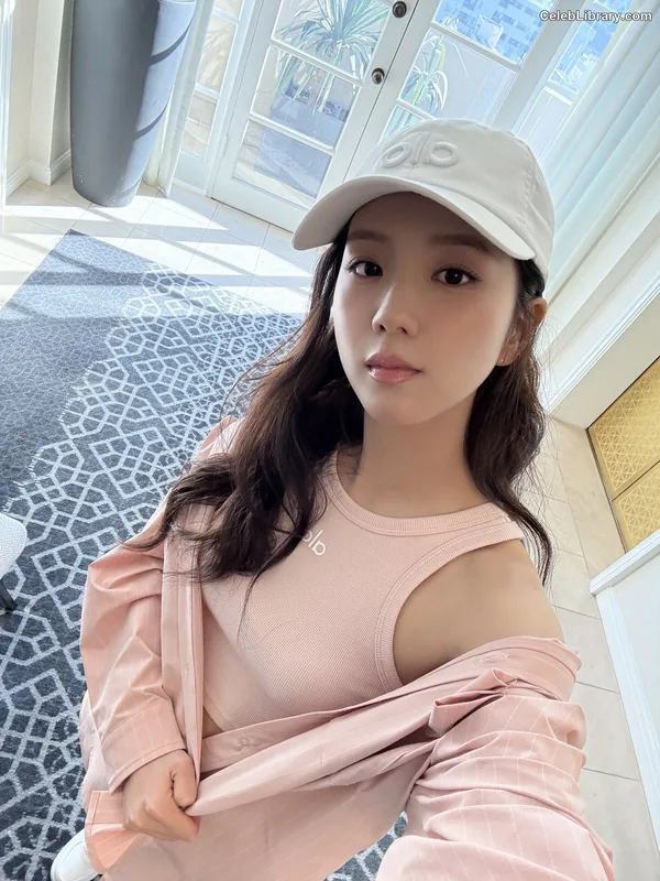 Jisoo - BLΛƆKPIИK ( BLACKPINK ) photo 17 of 2451