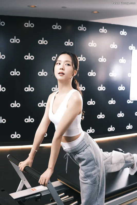 Jisoo - BLΛƆKPIИK ( BLACKPINK ) photo 21 of 2451
