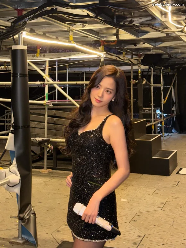 Jisoo - BLΛƆKPIИK ( BLACKPINK ) photo 6 of 2451