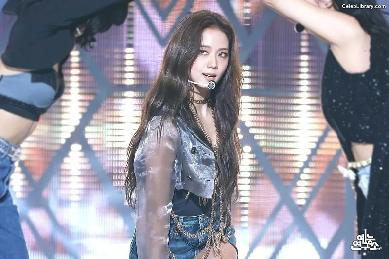 Jisoo - BLΛƆKPIИK ( BLACKPINK ) photo 12 of 2451