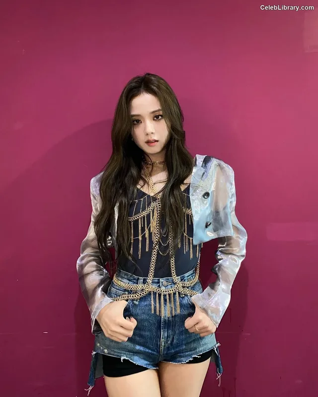 Jisoo - BLΛƆKPIИK ( BLACKPINK ) photo 15 of 2451