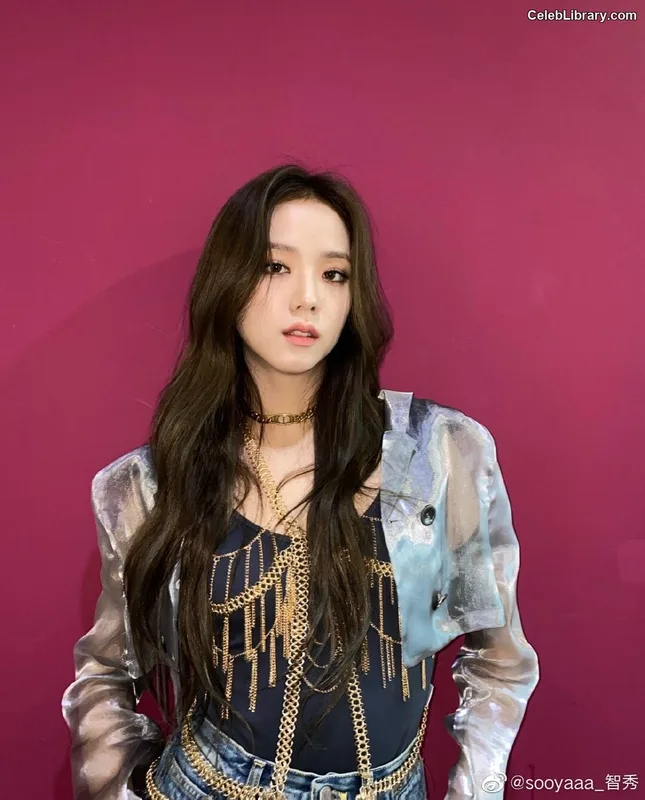 Jisoo - BLΛƆKPIИK ( BLACKPINK ) photo 16 of 2451