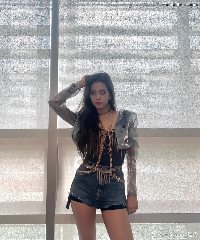 Jisoo - BLΛƆKPIИK ( BLACKPINK ) photo 18 of 2451