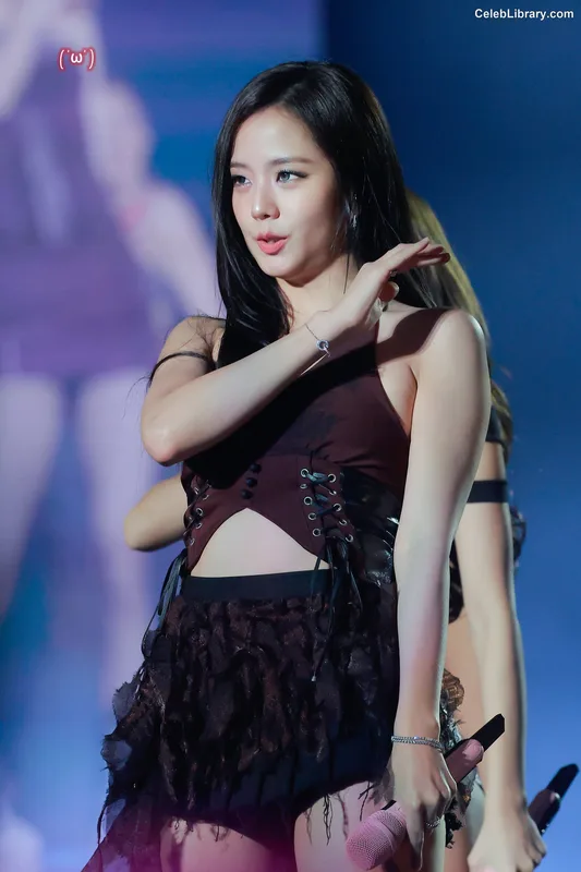 Jisoo - BLΛƆKPIИK ( BLACKPINK ) photo 1 of 2451