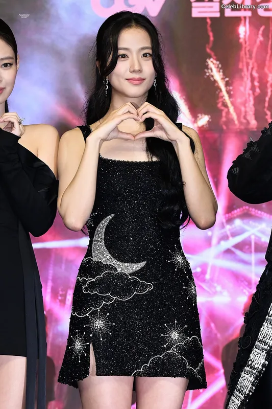 Jisoo - BLΛƆKPIИK ( BLACKPINK ) photo 3 of 2451