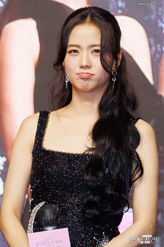 Jisoo - BLΛƆKPIИK ( BLACKPINK ) photo 6 of 2451