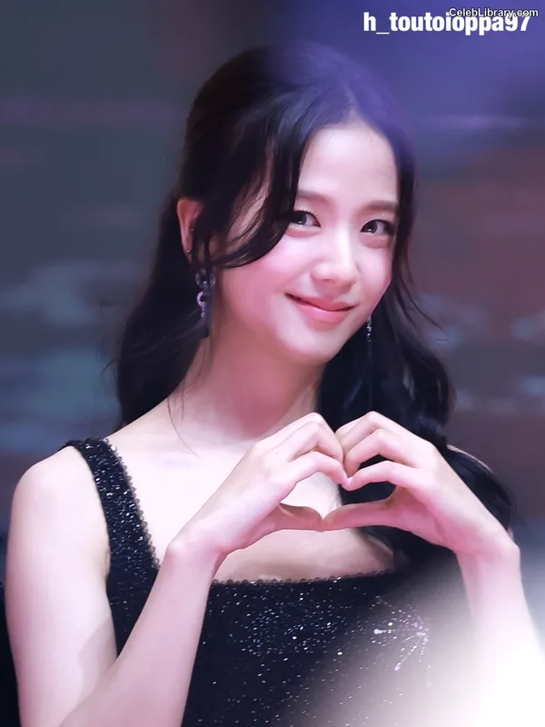 Jisoo - BLΛƆKPIИK ( BLACKPINK ) photo 8 of 2451