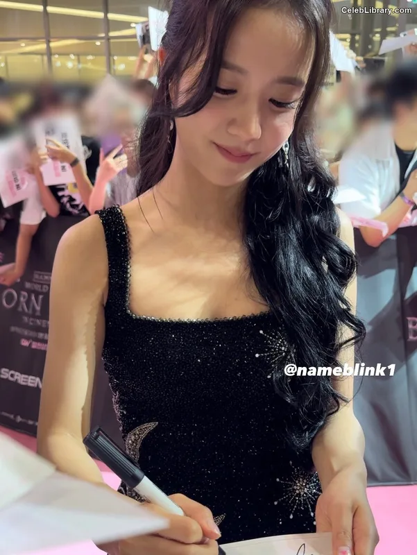 Jisoo - BLΛƆKPIИK ( BLACKPINK ) photo 9 of 2451