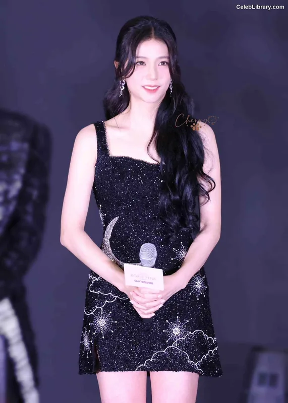 Jisoo - BLΛƆKPIИK ( BLACKPINK ) photo 10 of 2451