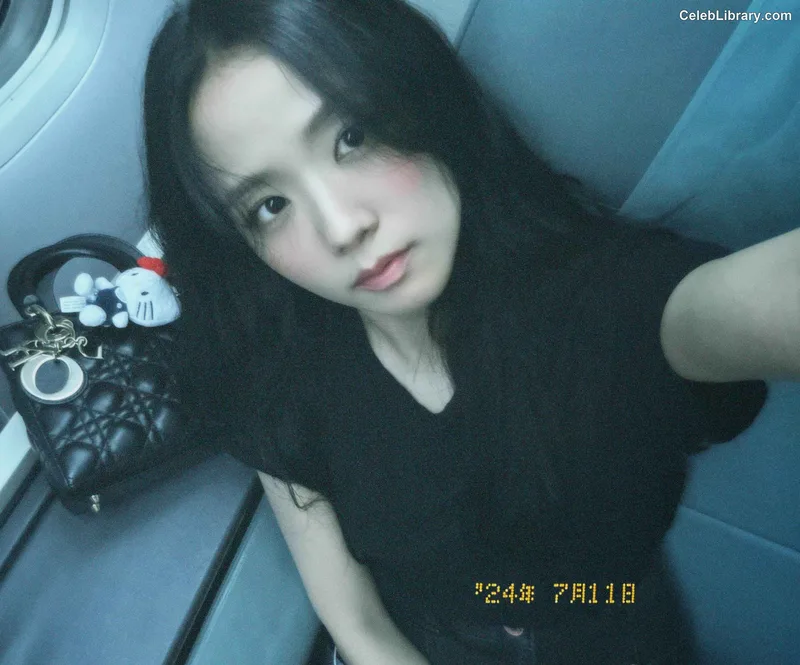 Jisoo - BLΛƆKPIИK ( BLACKPINK ) photo 14 of 2451