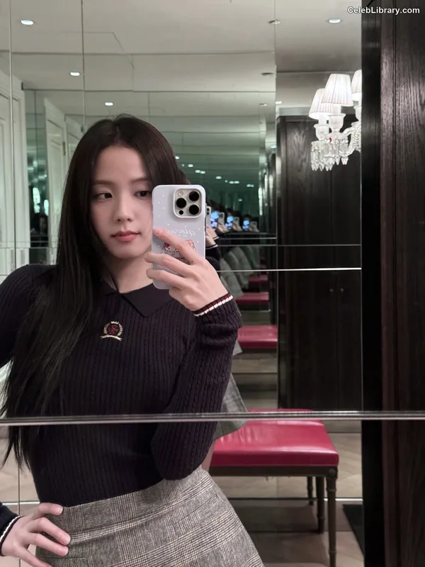 Jisoo - BLΛƆKPIИK ( BLACKPINK ) photo 16 of 2451
