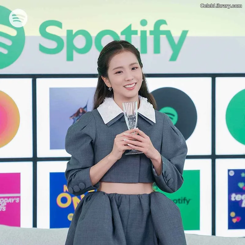 Jisoo - BLΛƆKPIИK ( BLACKPINK ) photo 8 of 2451