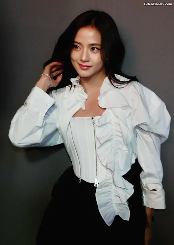 Jisoo - BLΛƆKPIИK ( BLACKPINK ) photo 17 of 2451