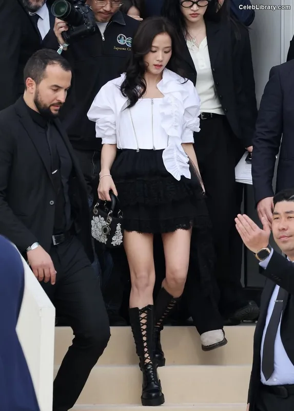 Jisoo - BLΛƆKPIИK ( BLACKPINK ) photo 20 of 2451