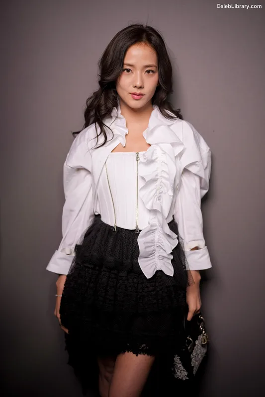 Jisoo - BLΛƆKPIИK ( BLACKPINK ) photo 1 of 2451