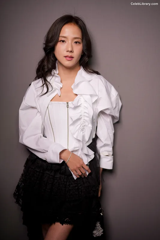 Jisoo - BLΛƆKPIИK ( BLACKPINK ) photo 2 of 2451
