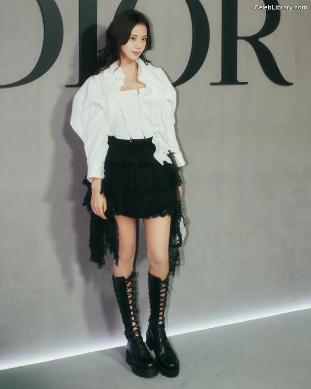 Jisoo - BLΛƆKPIИK ( BLACKPINK ) photo 10 of 2451