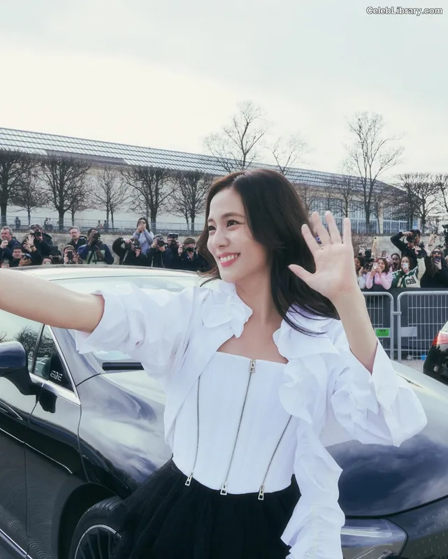 Jisoo - BLΛƆKPIИK ( BLACKPINK ) photo 11 of 2451