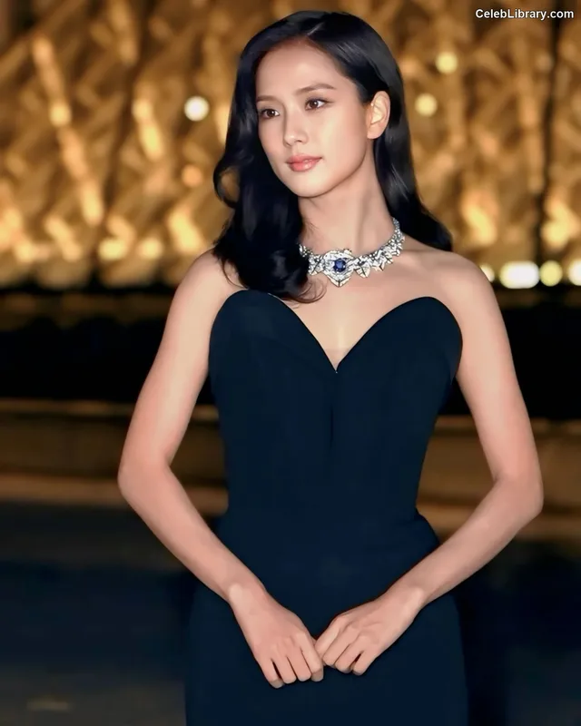 Jisoo - BLΛƆKPIИK ( BLACKPINK ) photo 15 of 2451