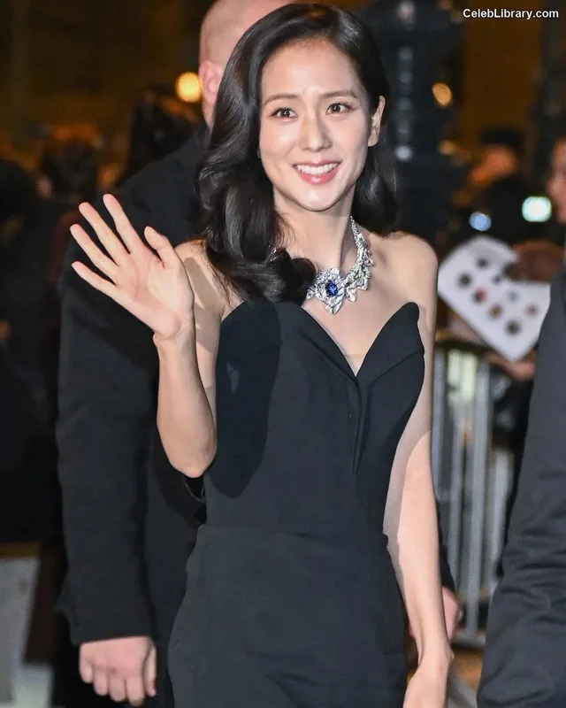 Jisoo  - BLΛƆKPIИK ( BLACKPINK ) photo 4 of 2451
