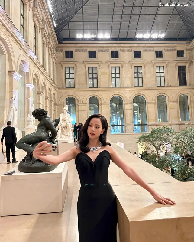 Jisoo  - BLΛƆKPIИK ( BLACKPINK ) photo 9 of 2451