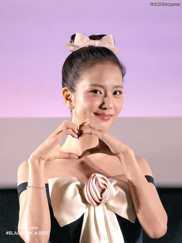 Jisoo  - BLΛƆKPIИK ( BLACKPINK ) photo 2 of 2451