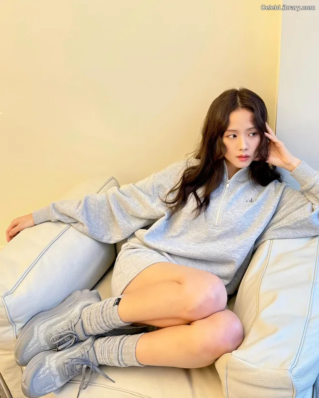 Jisoo  - BLΛƆKPIИK ( BLACKPINK ) photo 6 of 2451
