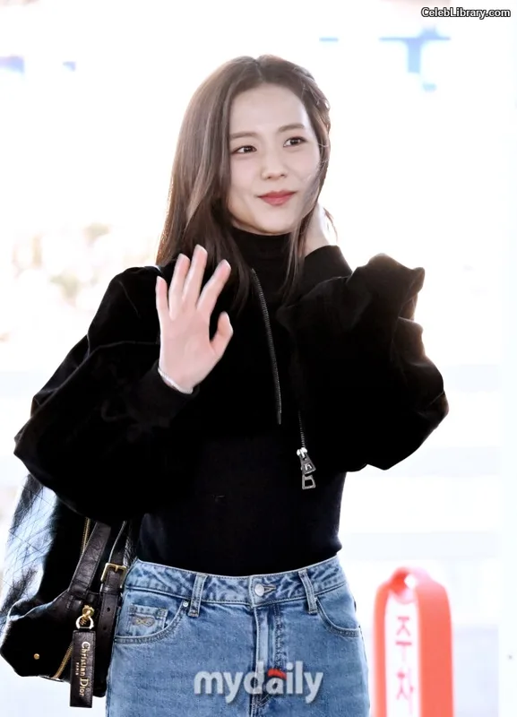 Jisoo  - BLΛƆKPIИK ( BLACKPINK ) photo 17 of 2451