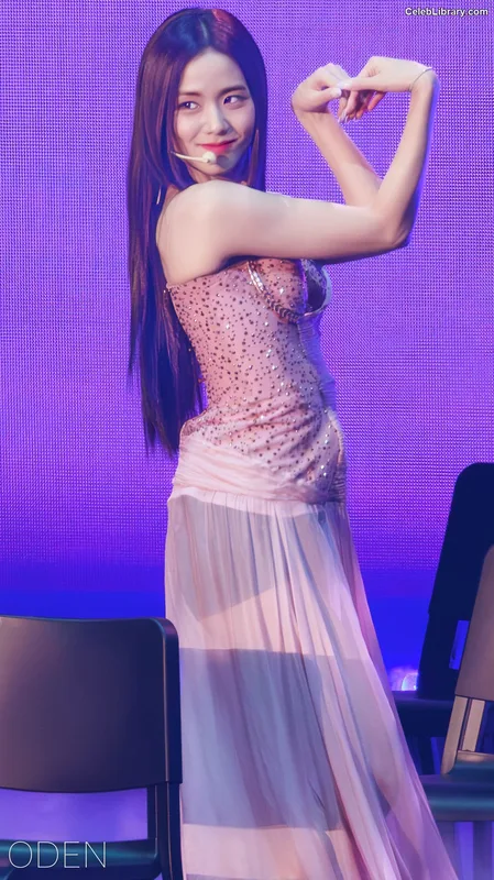Jisoo  - BLΛƆKPIИK ( BLACKPINK ) photo 6 of 2451