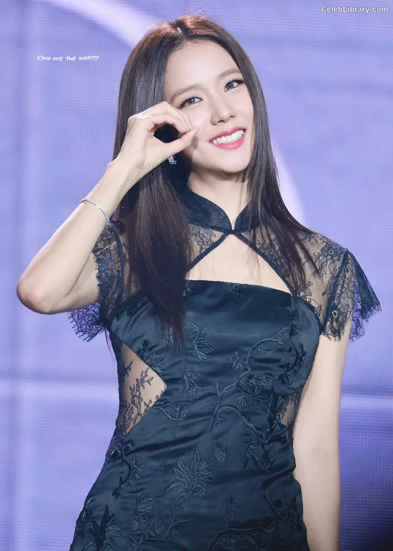 Jisoo  - BLΛƆKPIИK ( BLACKPINK ) photo 11 of 2451