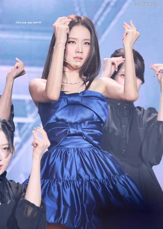 Jisoo  - BLΛƆKPIИK ( BLACKPINK ) photo 15 of 2451