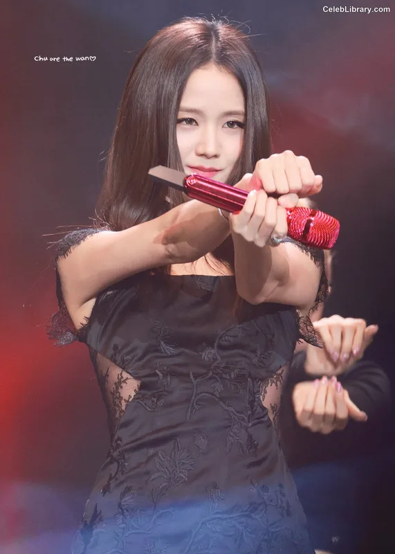 Jisoo  - BLΛƆKPIИK ( BLACKPINK ) photo 19 of 2451