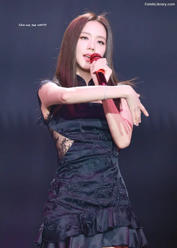 Jisoo  - BLΛƆKPIИK ( BLACKPINK ) photo 22 of 2451