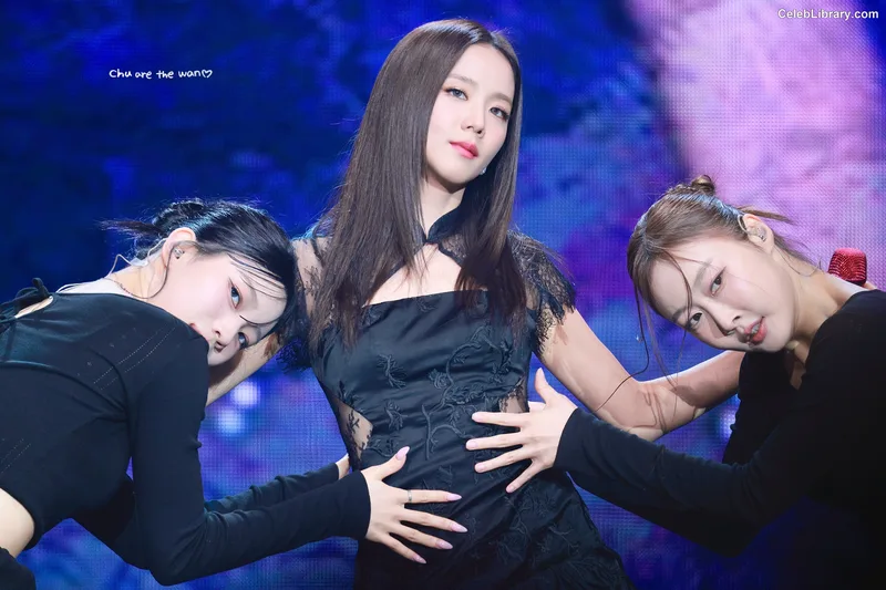 Jisoo  - BLΛƆKPIИK ( BLACKPINK ) photo 24 of 2451