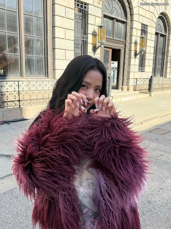 Jisoo  - BLΛƆKPIИK ( BLACKPINK ) photo 17 of 2451
