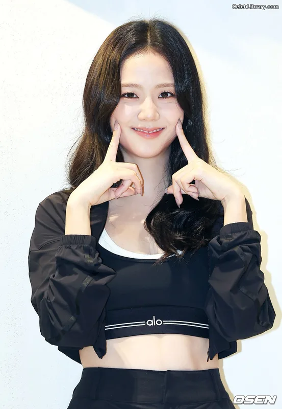 Jisoo  - BLΛƆKPIИK ( BLACKPINK ) photo 24 of 2451