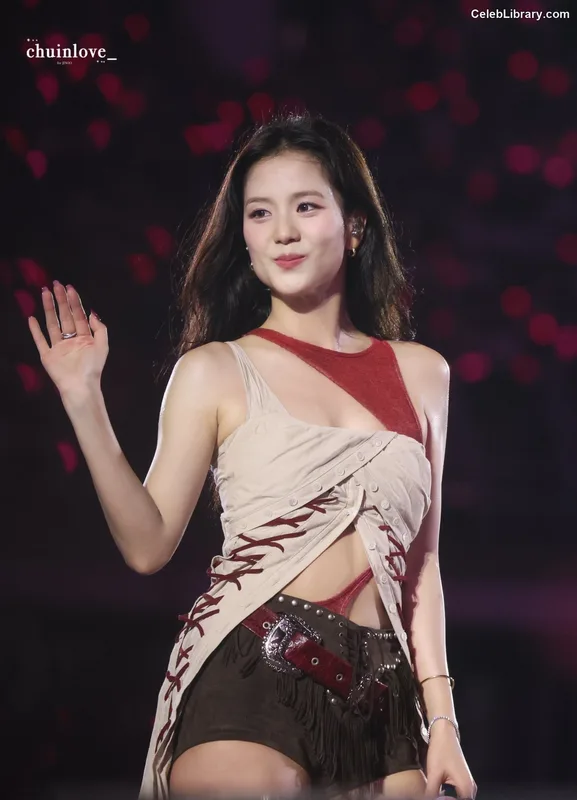 Jisoo  - BLΛƆKPIИK ( BLACKPINK ) photo 11 of 2451