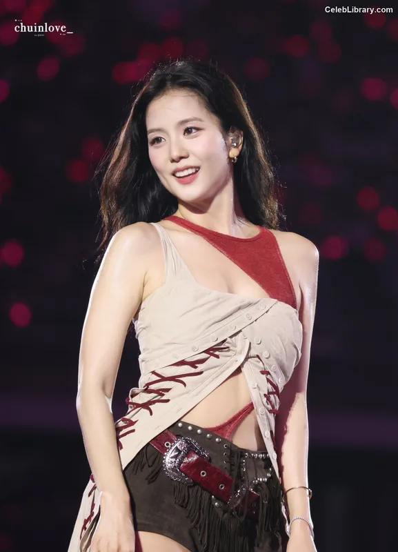 Jisoo  - BLΛƆKPIИK ( BLACKPINK ) photo 14 of 2451