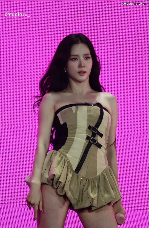 Jisoo  - BLΛƆKPIИK ( BLACKPINK ) photo 15 of 2451