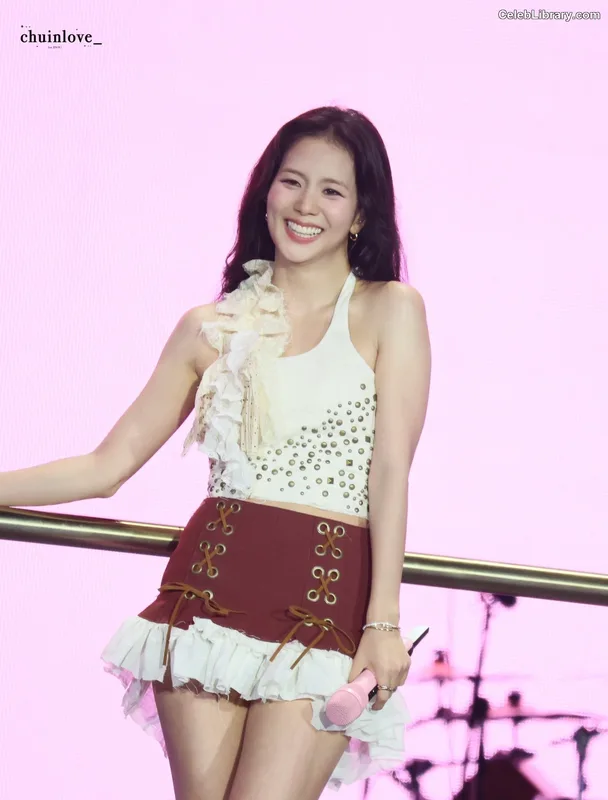 Jisoo  - BLΛƆKPIИK ( BLACKPINK ) photo 19 of 2451