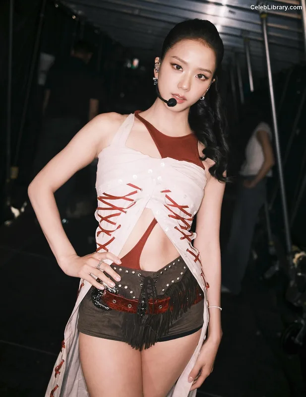 Jisoo  - BLΛƆKPIИK ( BLACKPINK ) photo 13 of 2451