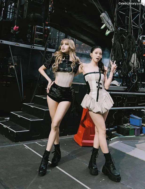 Jisoo  - BLΛƆKPIИK ( BLACKPINK ) photo 19 of 2451