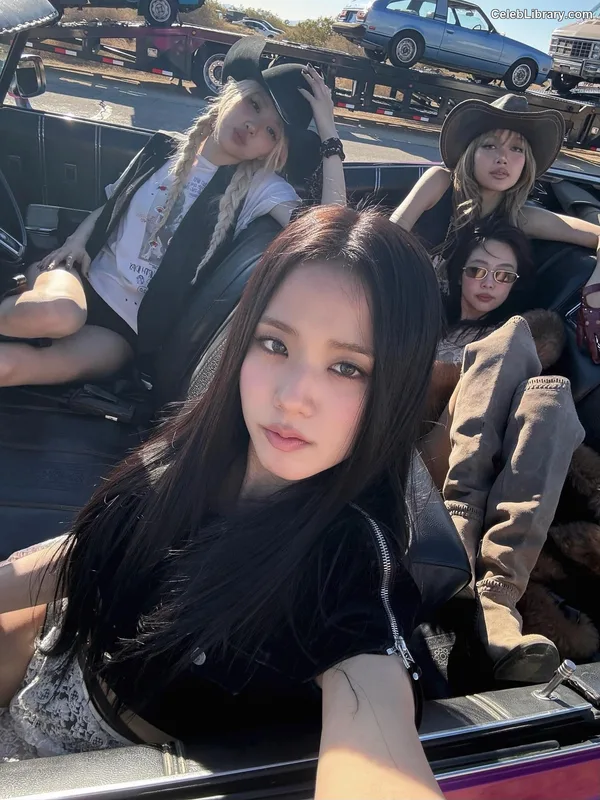 Jisoo - BLΛƆKPIИK ( BLACKPINK ) photo 7 of 2451