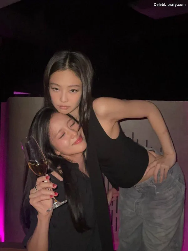 Jisoo - BLΛƆKPIИK ( BLACKPINK ) photo 13 of 2451