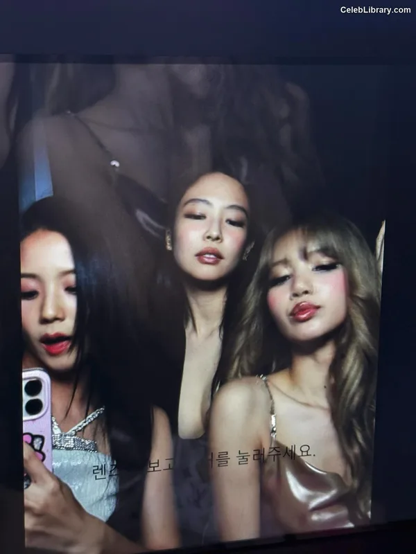 Jisoo - BLΛƆKPIИK ( BLACKPINK ) photo 14 of 2451