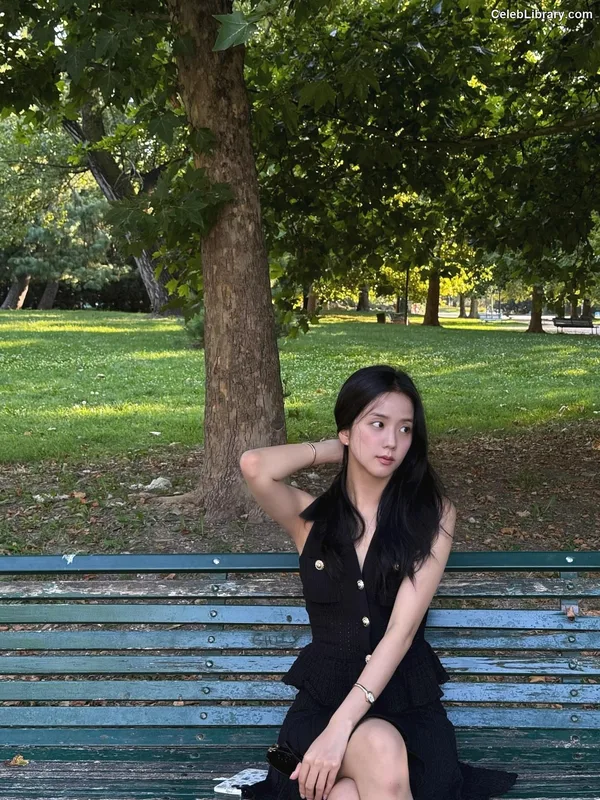 Jisoo - BLΛƆKPIИK ( BLACKPINK ) photo 22 of 2451