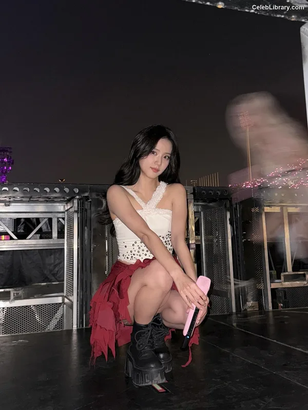 Jisoo - BLΛƆKPIИK ( BLACKPINK ) photo 9 of 2451