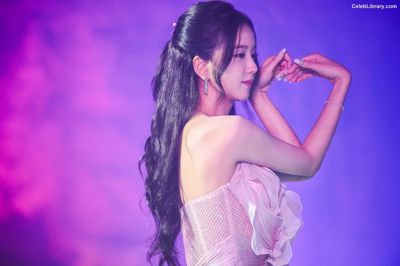 Jisoo - BLΛƆKPIИK ( BLACKPINK ) photo 18 of 2451